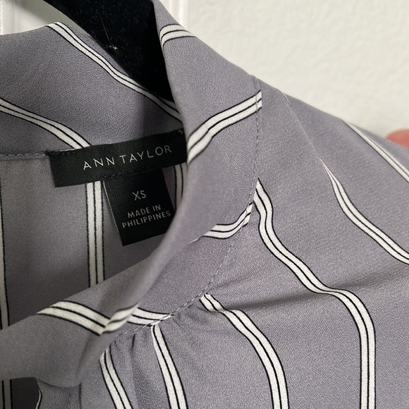 Ann Taylor Business Casual Top XS - Picture 2 of 3